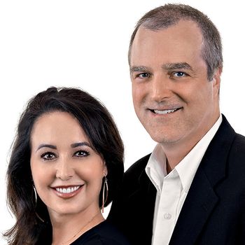 Portrait of Shelley and Gary Elliott, Realtors, The Elliott Team.